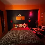 Minxnest Stay With Projector