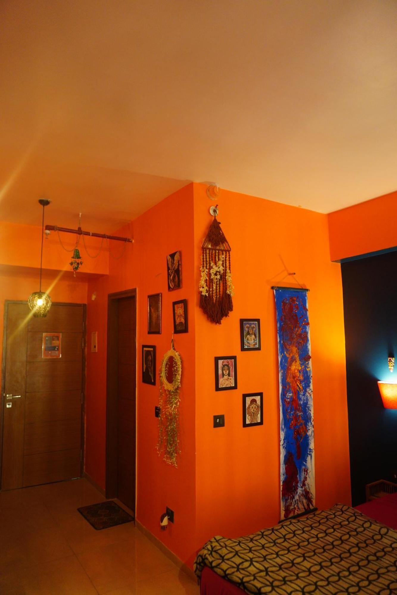 Minxnest With Projector *